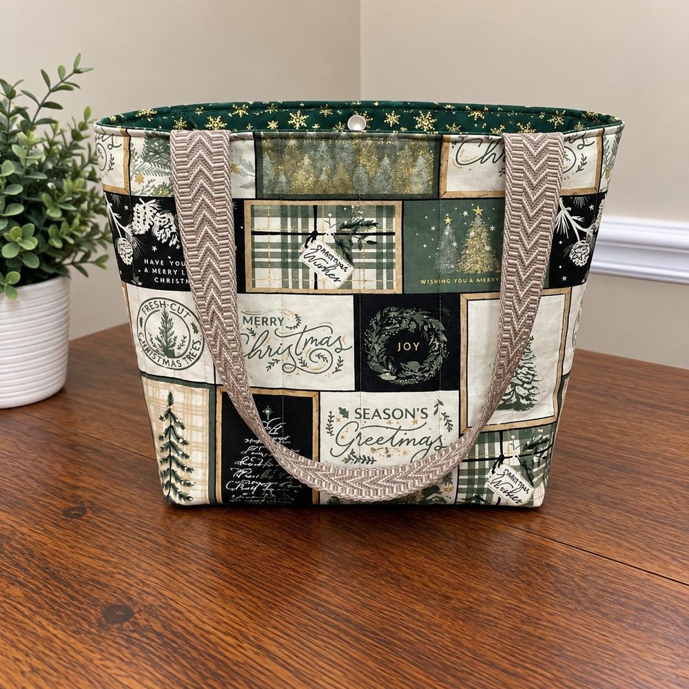 Handmade Christmas Quilted Tote Bag Green Holiday Postcard Print Magnetic Snap